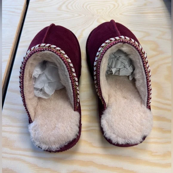 Bearpaw Tanya Suede Embellished Slipper - Picture 6 of 9